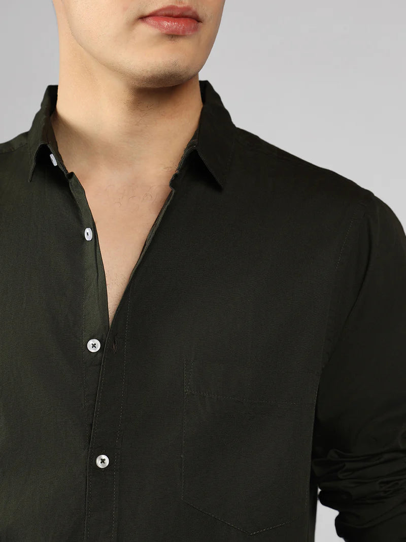 Men’s Cotton Olive Slim Fit Solid Casual Shirt – MADOXX